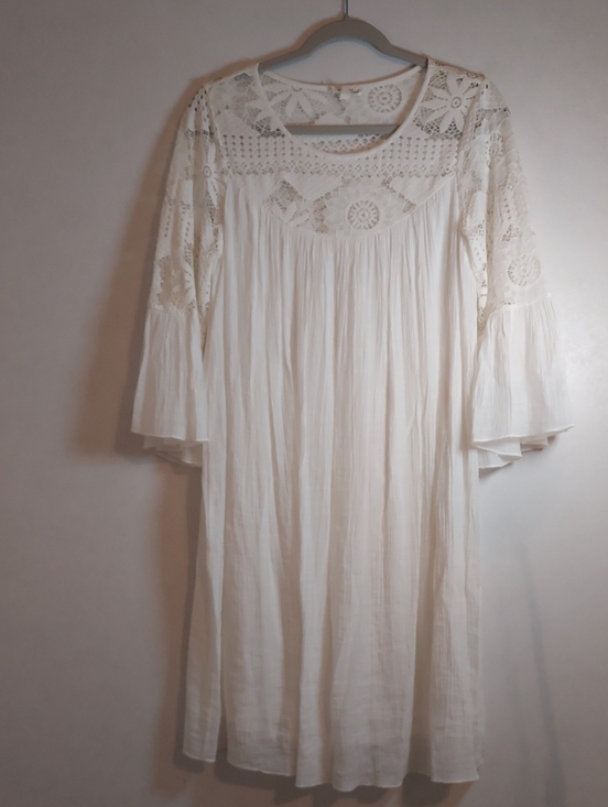 Kings Road Dresses & Skirts - Kings Road Lace Dress  ( Size Med.)